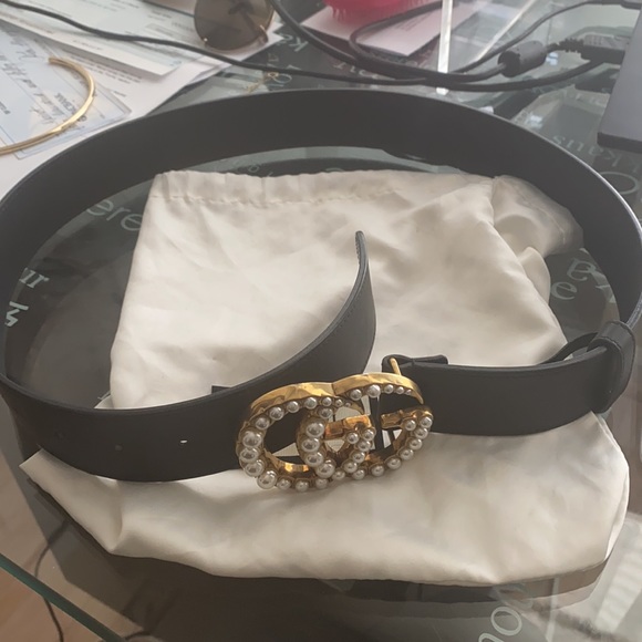 Pearl Gucci buckle belt size 80/32. PRICE IS FIRM - Picture 3 of 7